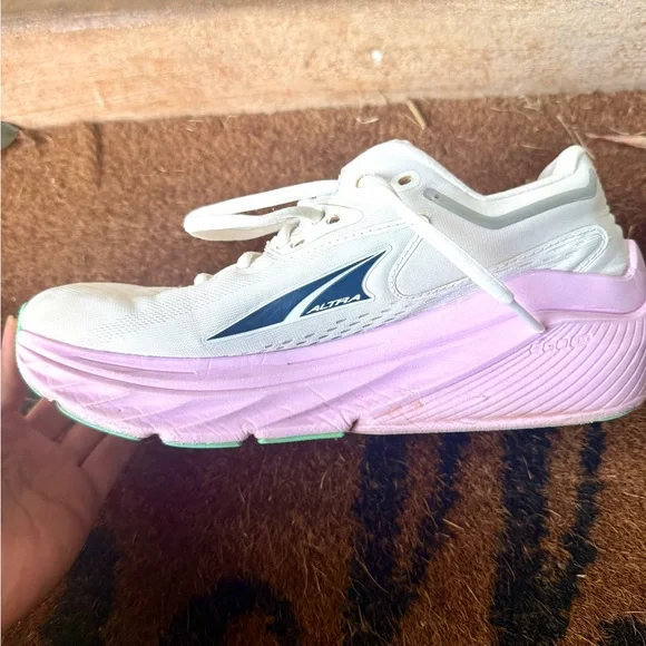 Altra Olympus Pink Mint Platform Running Sneaker - Picture 3 of 5